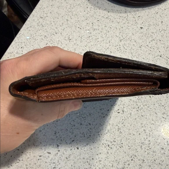 Louis Vuitton Brown Monogram Sarah Wallet - Picture 4 of 13